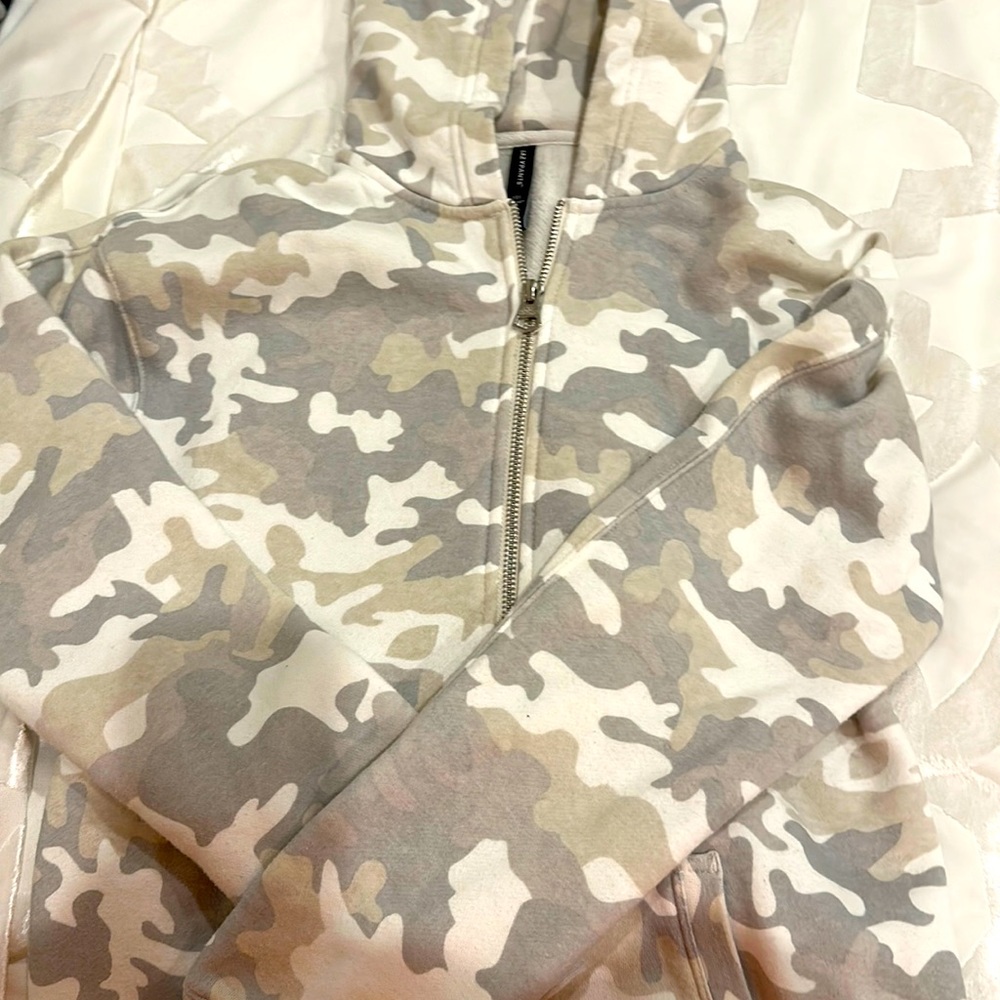 White camp Zip hoodie